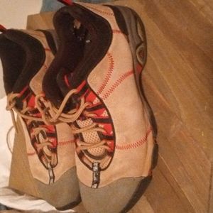 Size 7 women's Ecco receptor shoes